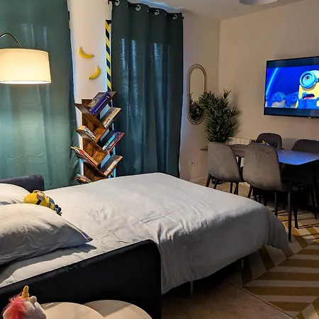 Le Repaire Des Minions - 10' Disney - Familial Bailly-Romainvilliers Exterior photo